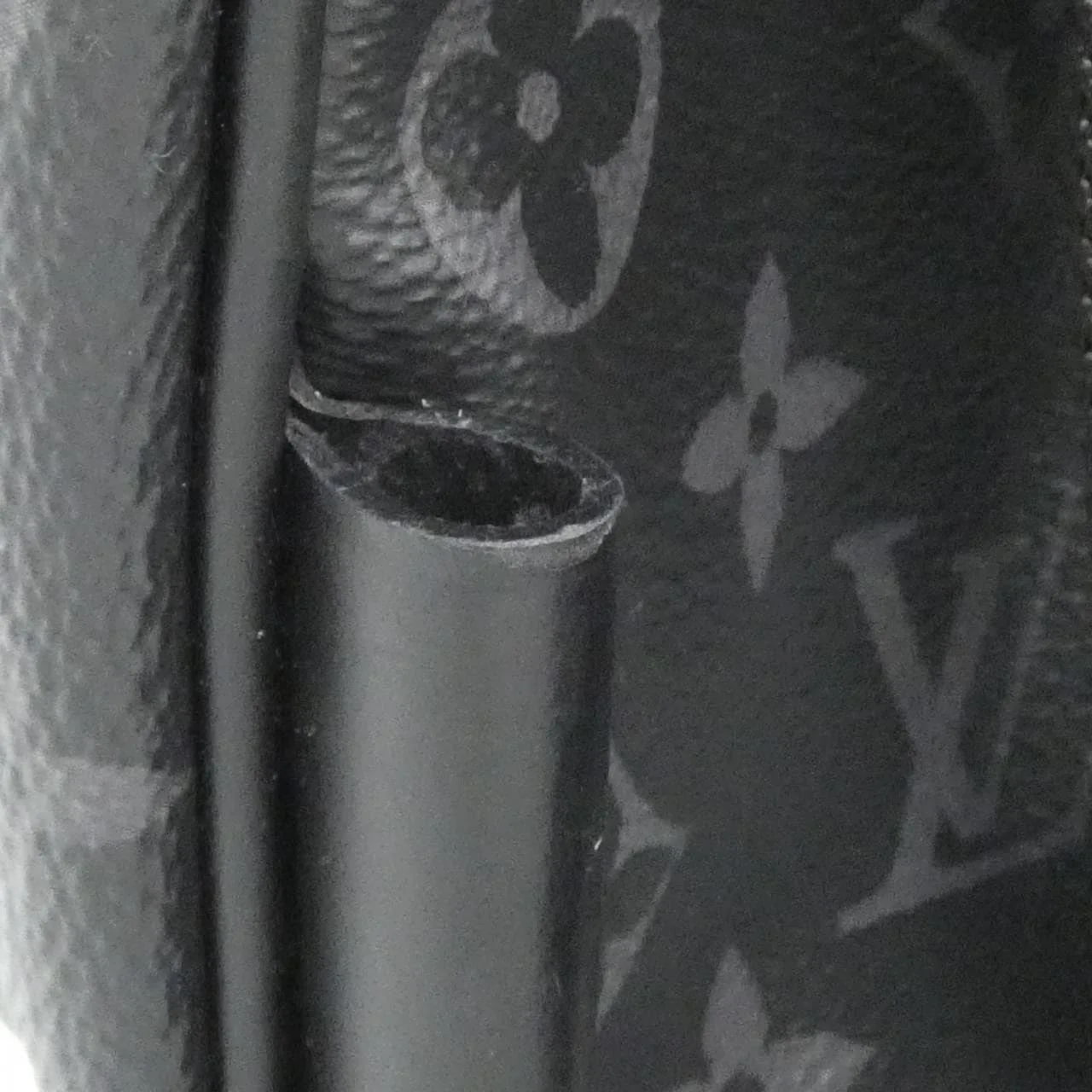 LOUIS VUITTON Eclipse M42906 肩背包 Monogram 5