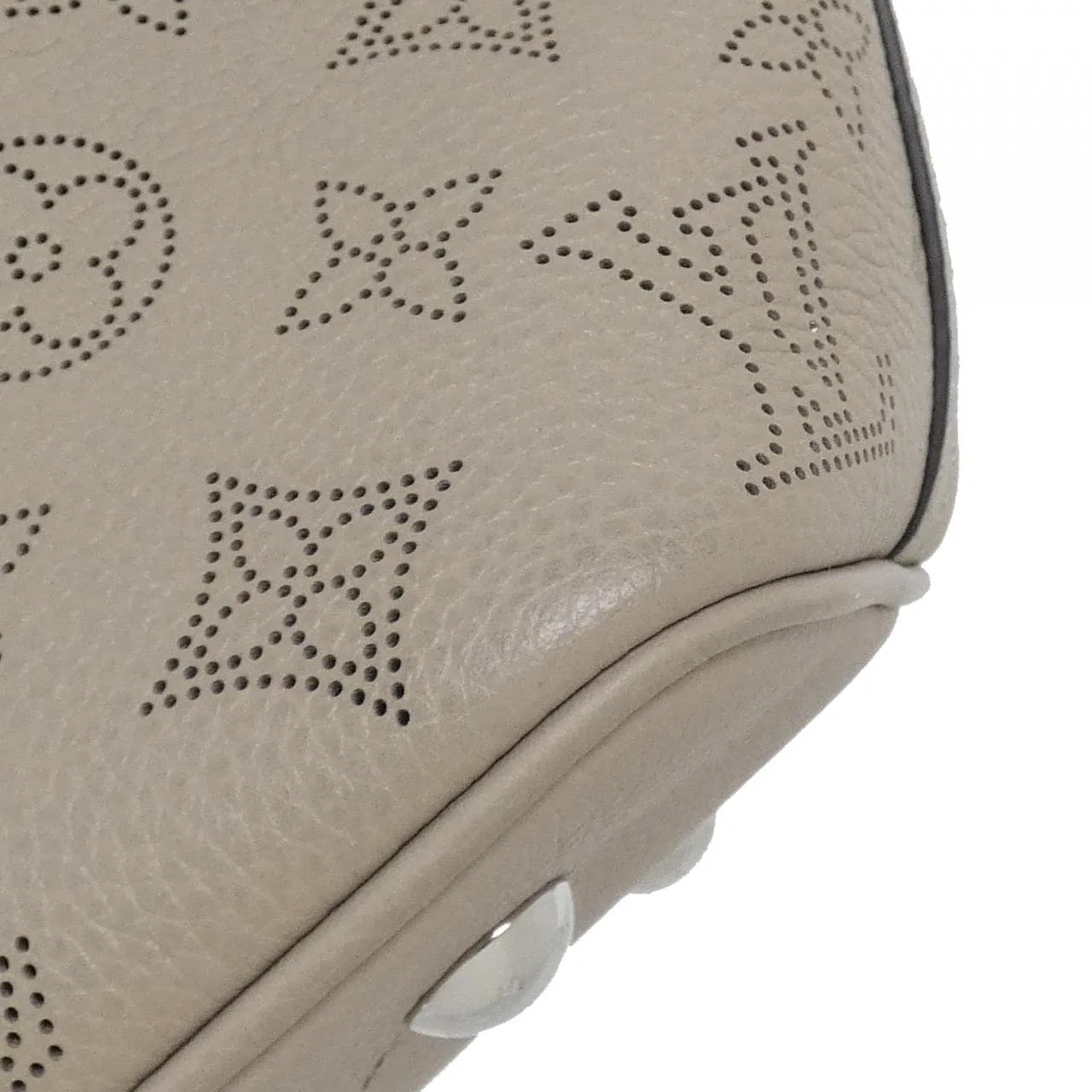 LOUIS VUITTON Mahina M21849 Handbag 3