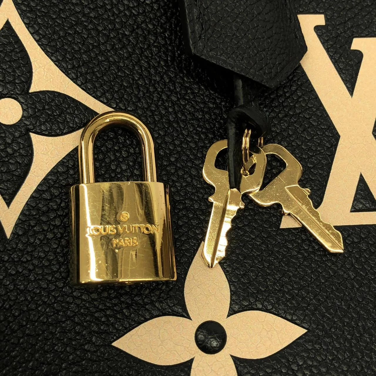 LOUIS VUITTON Montaigne M45778 Handbag Monogram 黑色 Monogram 中古品A - 縮圖 3