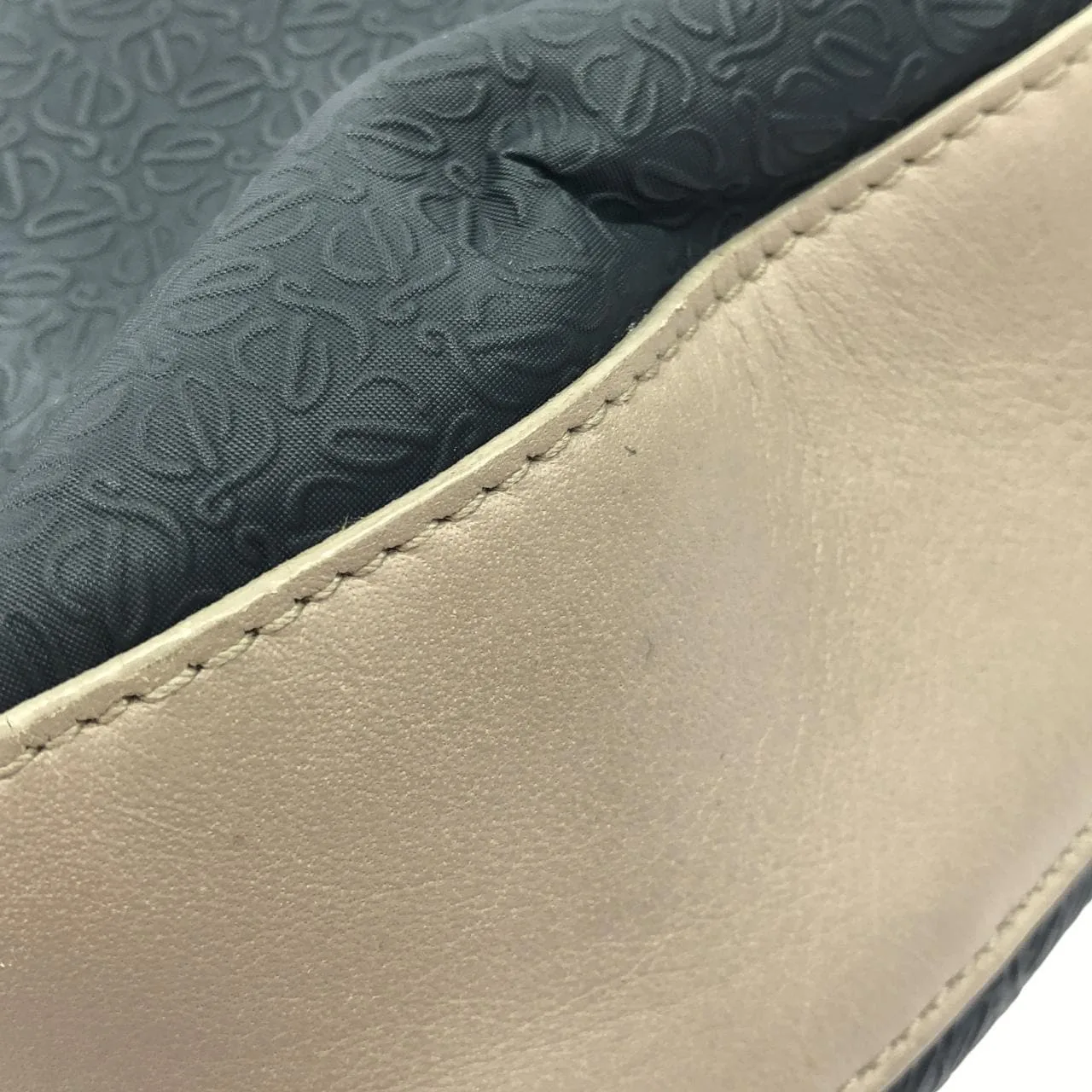 LOEWE 肩背包 5