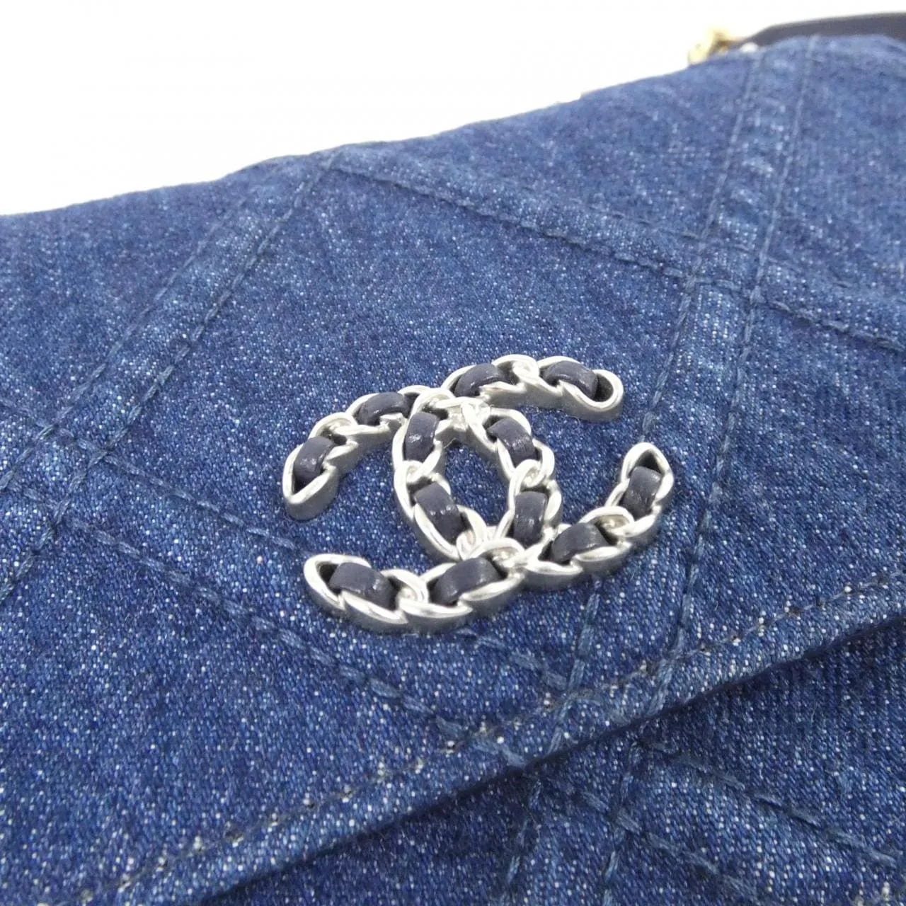 CHANEL Chanel 19 AP0957 銀包 牛仔布 4