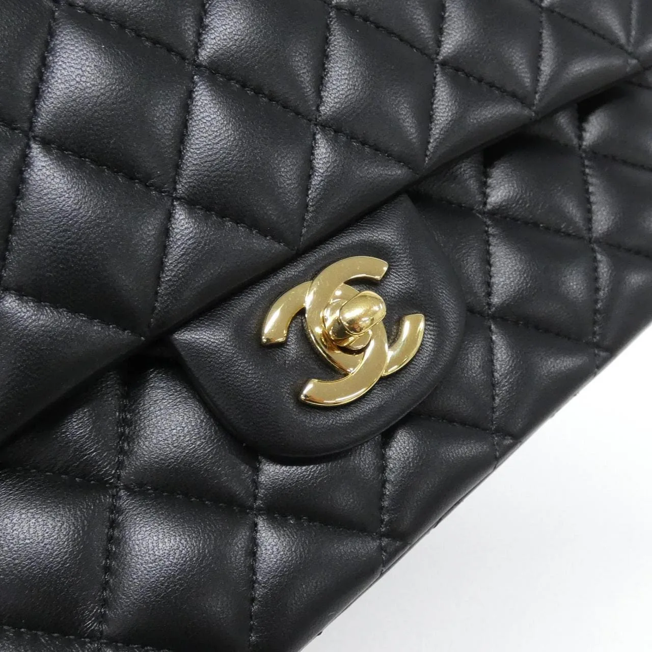 CHANEL Matelasse 1112 Shoulder Lambskin Black Lambskin Rank A - Thumbnail 4