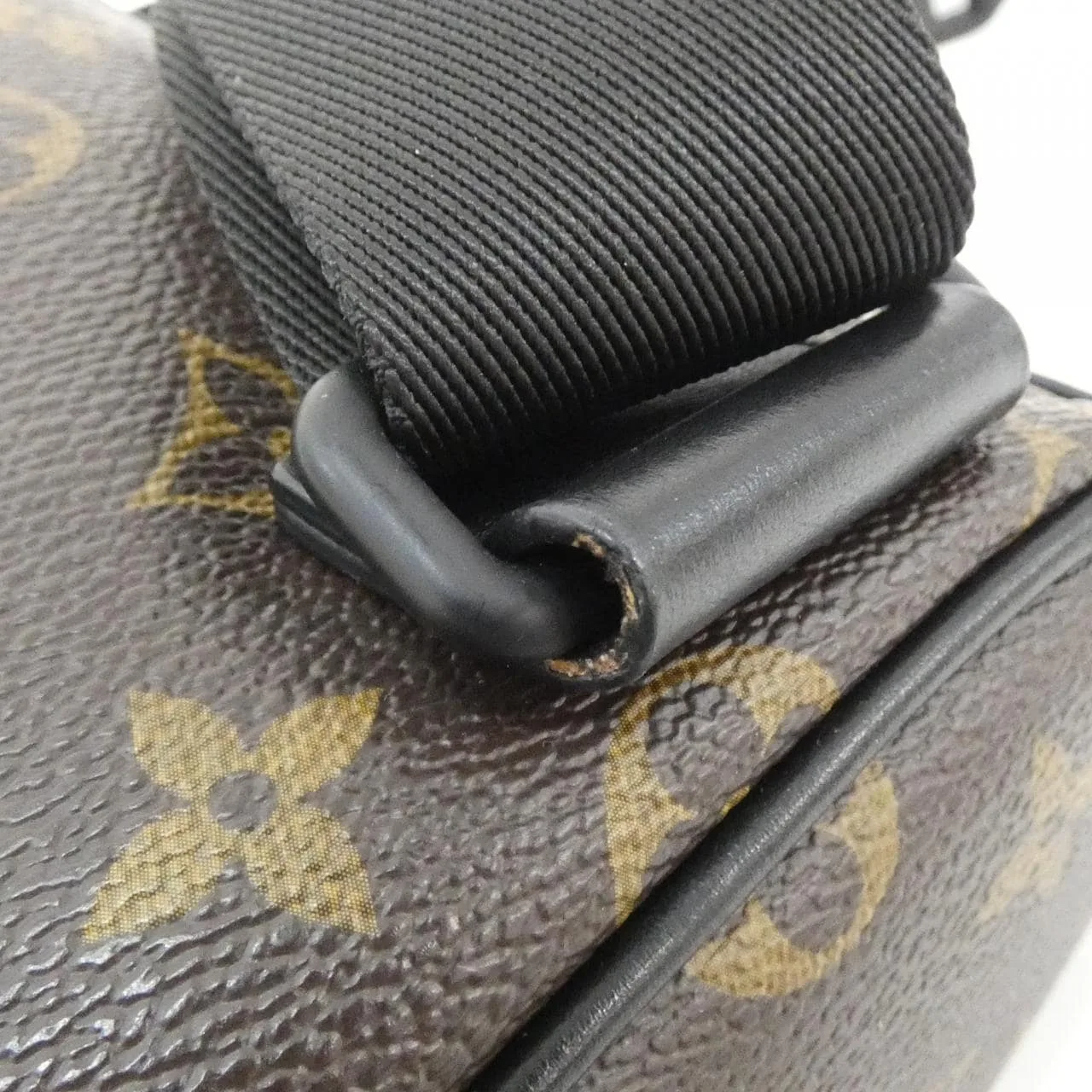 LOUIS VUITTON M44625 肩背包 Monogram 4