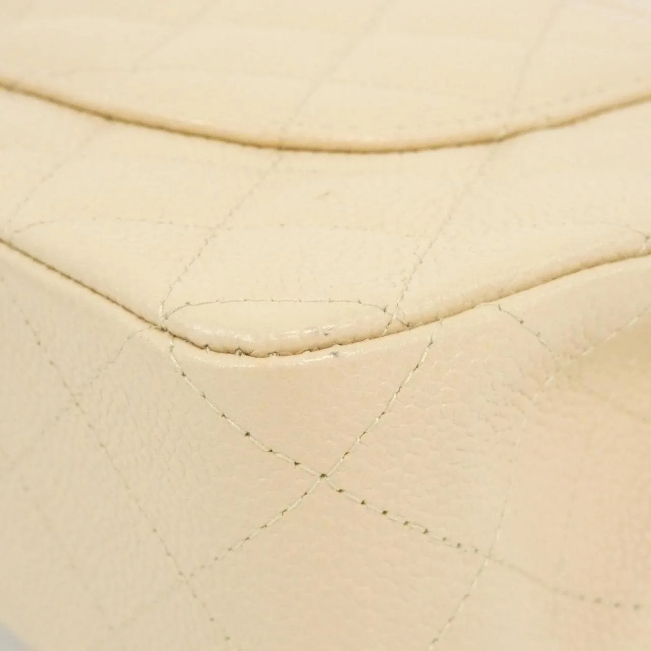 CHANEL Matelasse 1112 Shoulder Grained Calfskin 米色 荔枝紋牛皮 中古品A - 縮圖 3