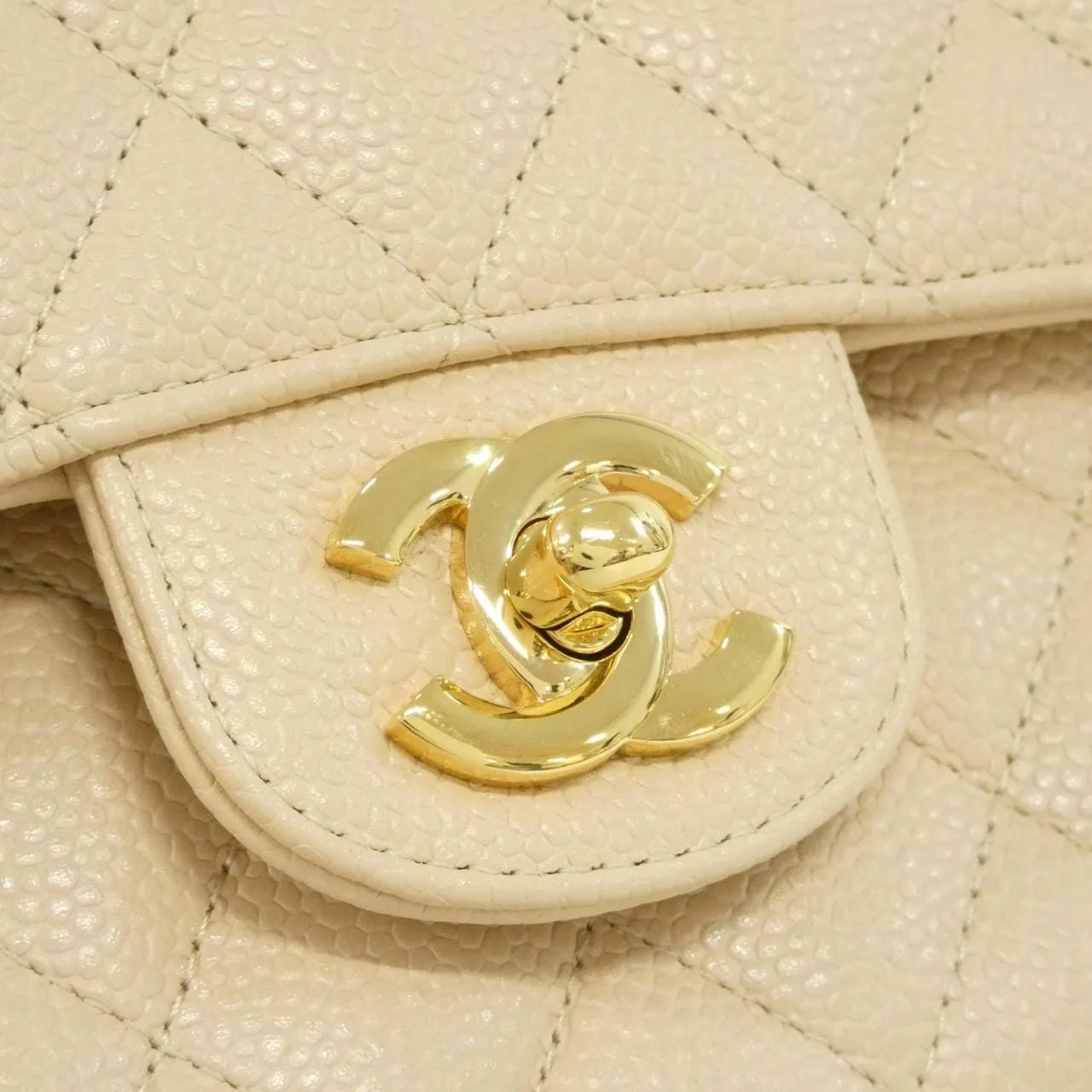 CHANEL Matelasse 1112 Shoulder Grained Calfskin 米色 荔枝紋牛皮 中古品A - 縮圖 4