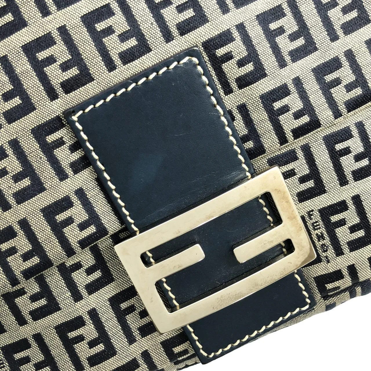 FENDI Baguette 26325 肩背包 帆布 4