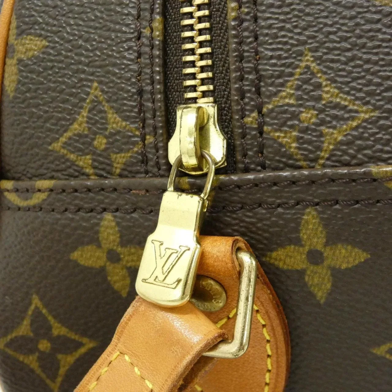 LOUIS VUITTON Blois M51221 Shoulder Monogram Black Monogram Rank A - Thumbnail 4