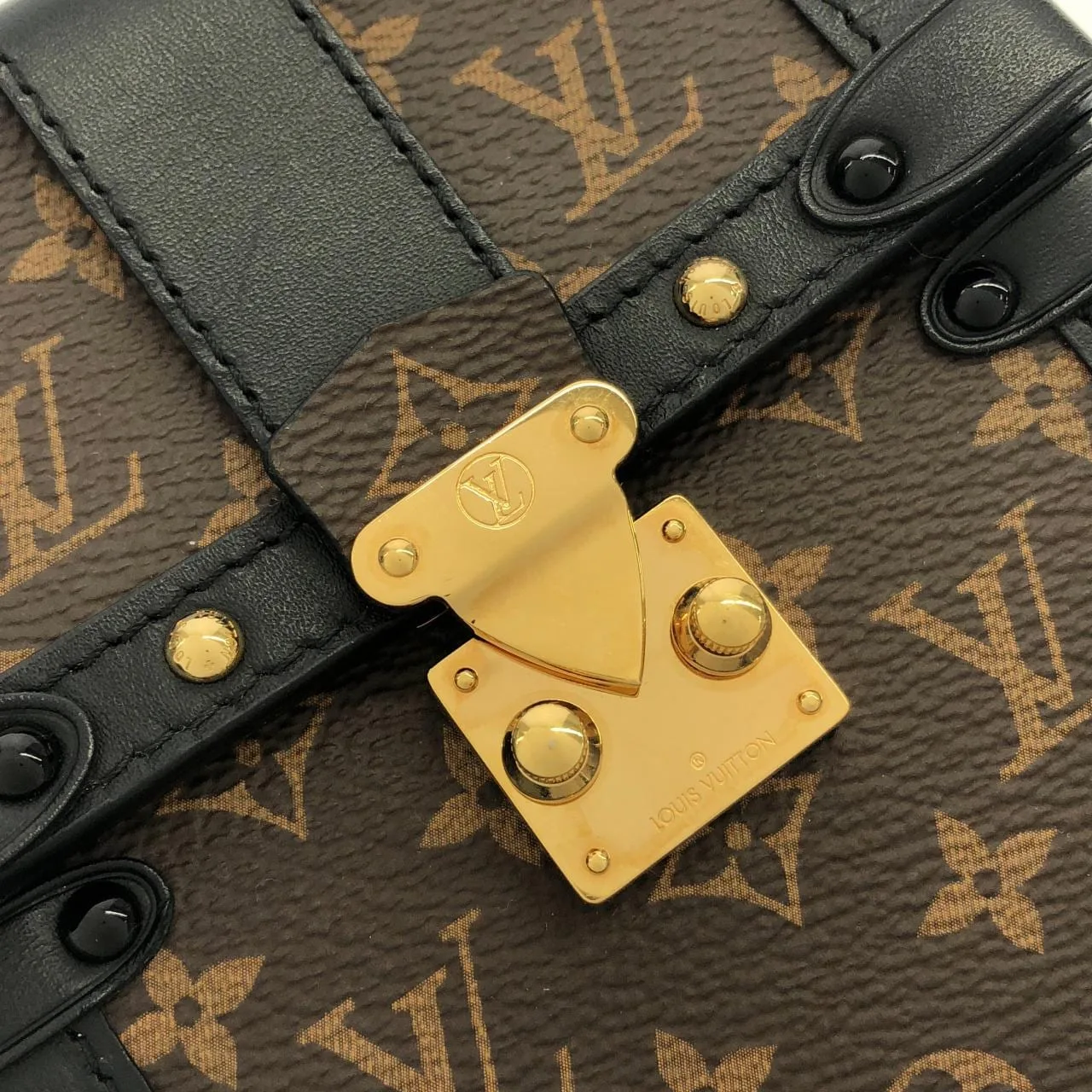 LOUIS VUITTON Pochette M63913 肩背包 Monogram 5