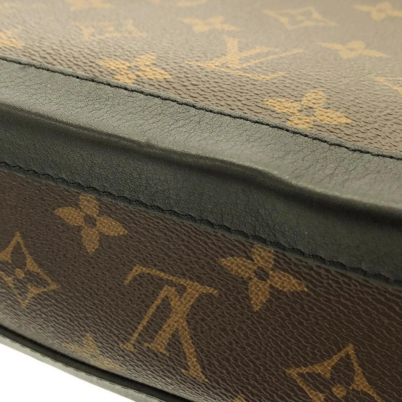 LOUIS VUITTON Soft Trunk M44427 Shoulder Monogram 4