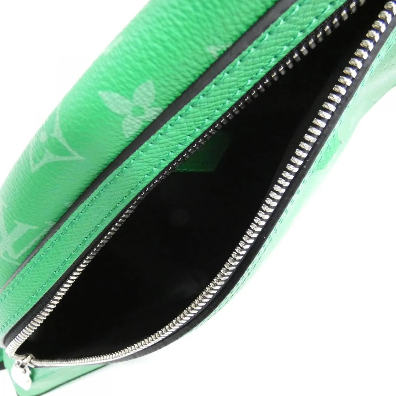 LOUIS VUITTON M31000 Handbag Canvas 5
