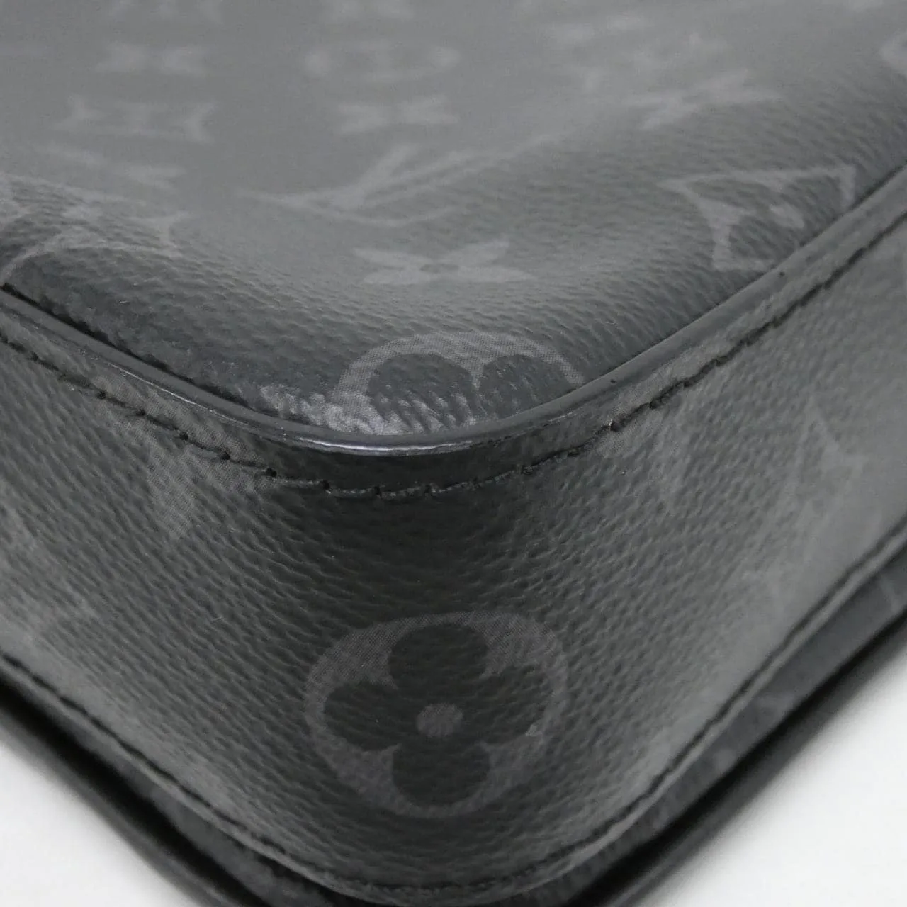 LOUIS VUITTON Eclipse M69443 Shoulder Monogram 3