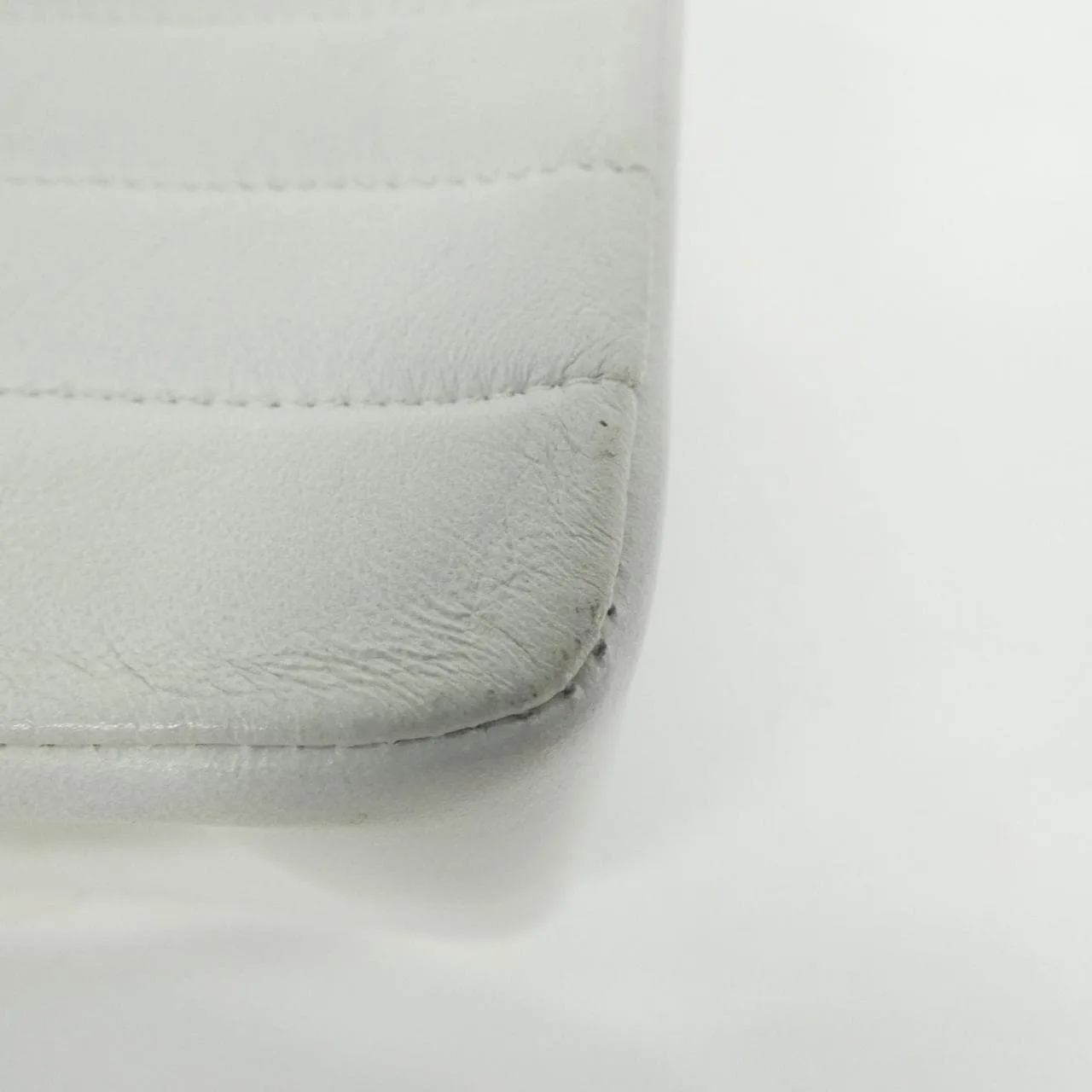 CHANEL 01172 肩背包 羊皮 白色 羊皮 中古品B - 縮圖 3