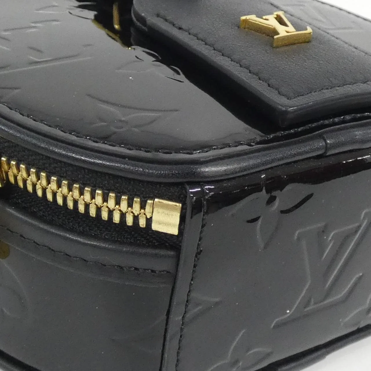 LOUIS VUITTON M90469 Shoulder Vernis 3