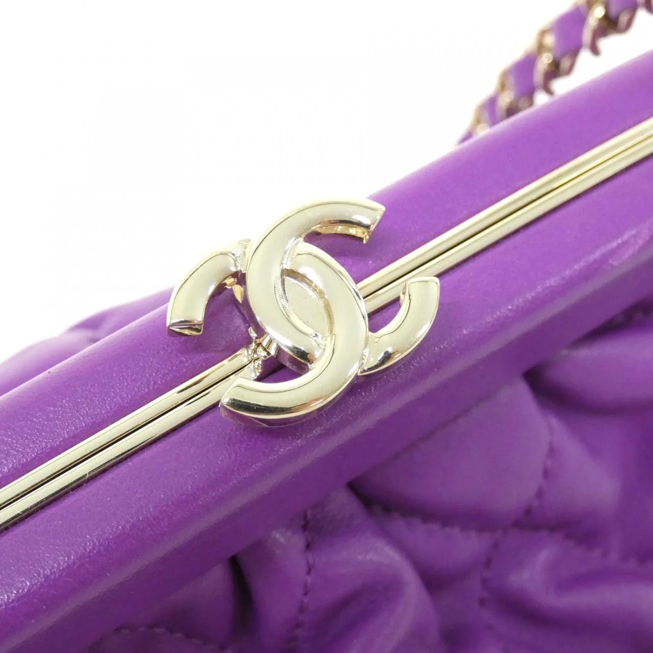 CHANEL AS4717 Shoulder Lambskin 3