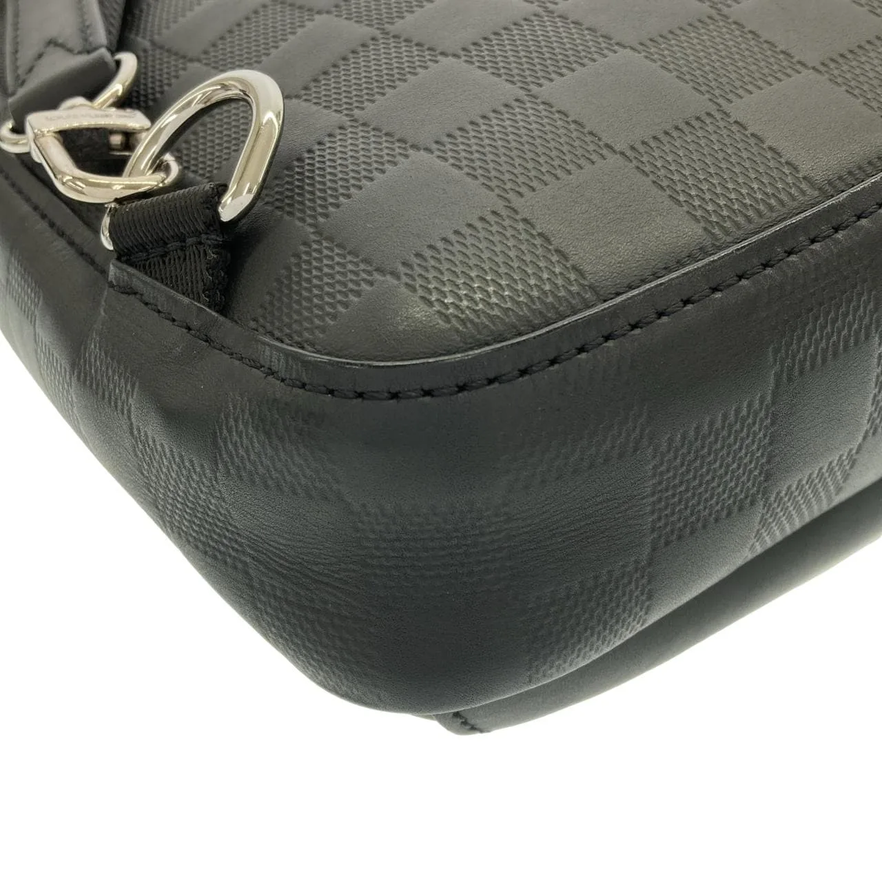 LOUIS VUITTON Avenue N41720 Shoulder Damier 3