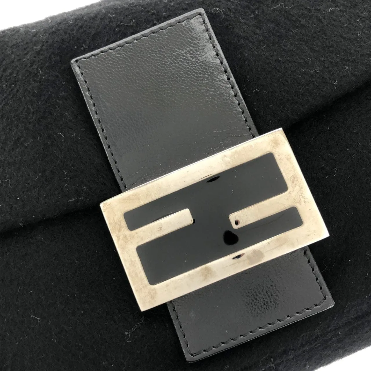 FENDI Baguette 26424 肩背包 4