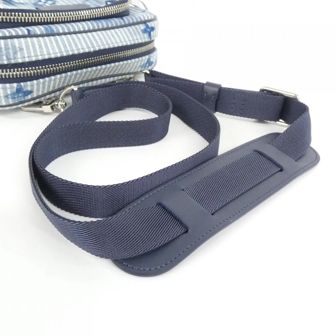 LOUIS VUITTON Pochette M80462 Shoulder Monogram 5