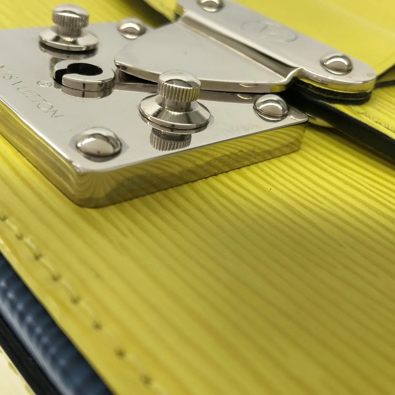 LOUIS VUITTON M40984 Handbag Epi 4