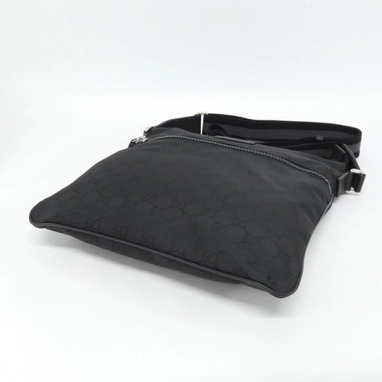 GUCCI GG Supreme 449185 G1XHN 肩背包 尼龍 3