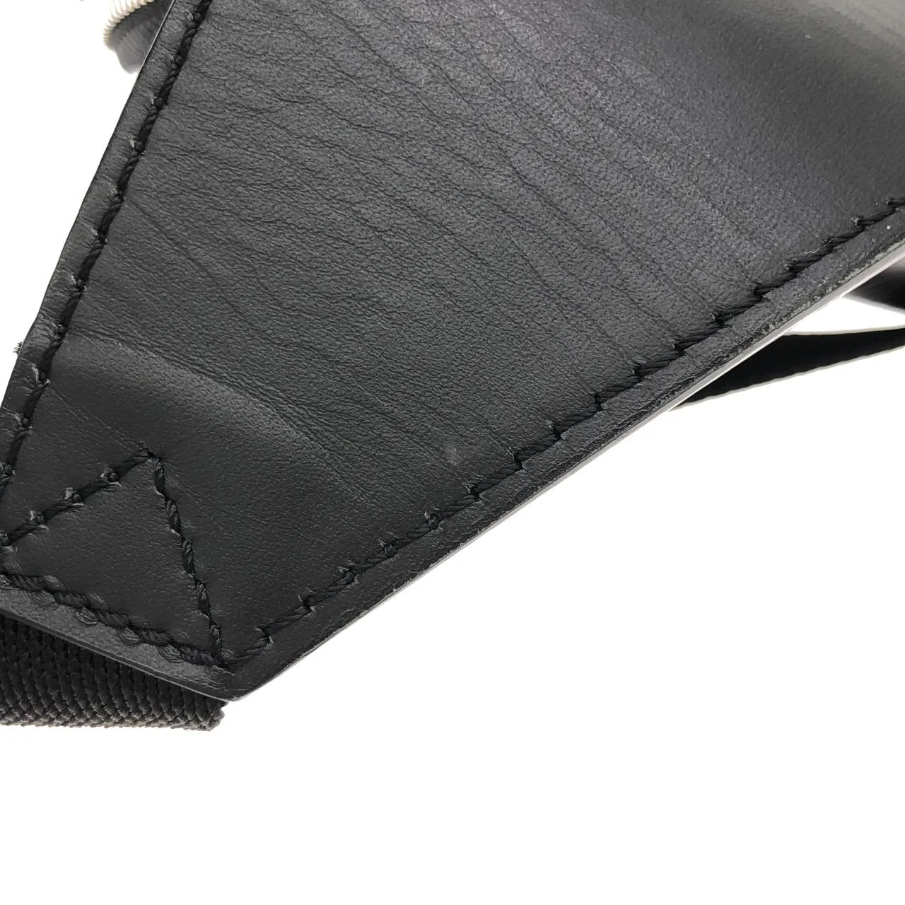 LOUIS VUITTON Bum Bag M56610 肩背包 Damier 5