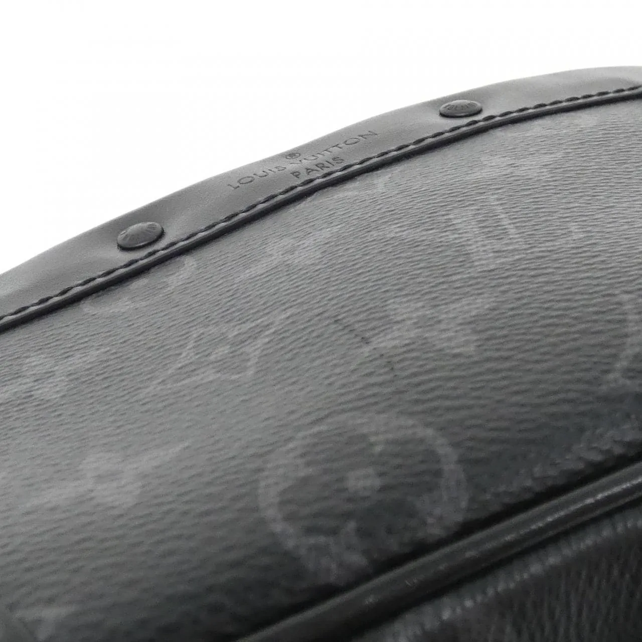 LOUIS VUITTON Eclipse M46955 Shoulder Monogram 4