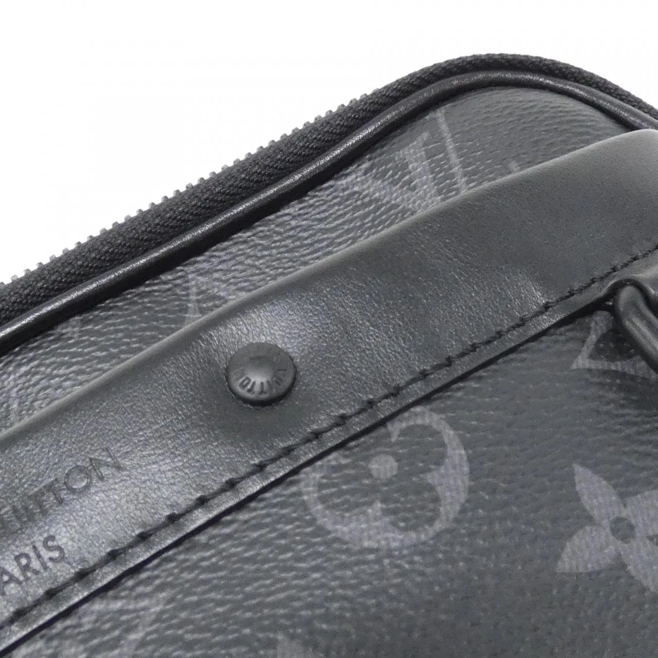 LOUIS VUITTON Eclipse M46955 Shoulder Monogram 5