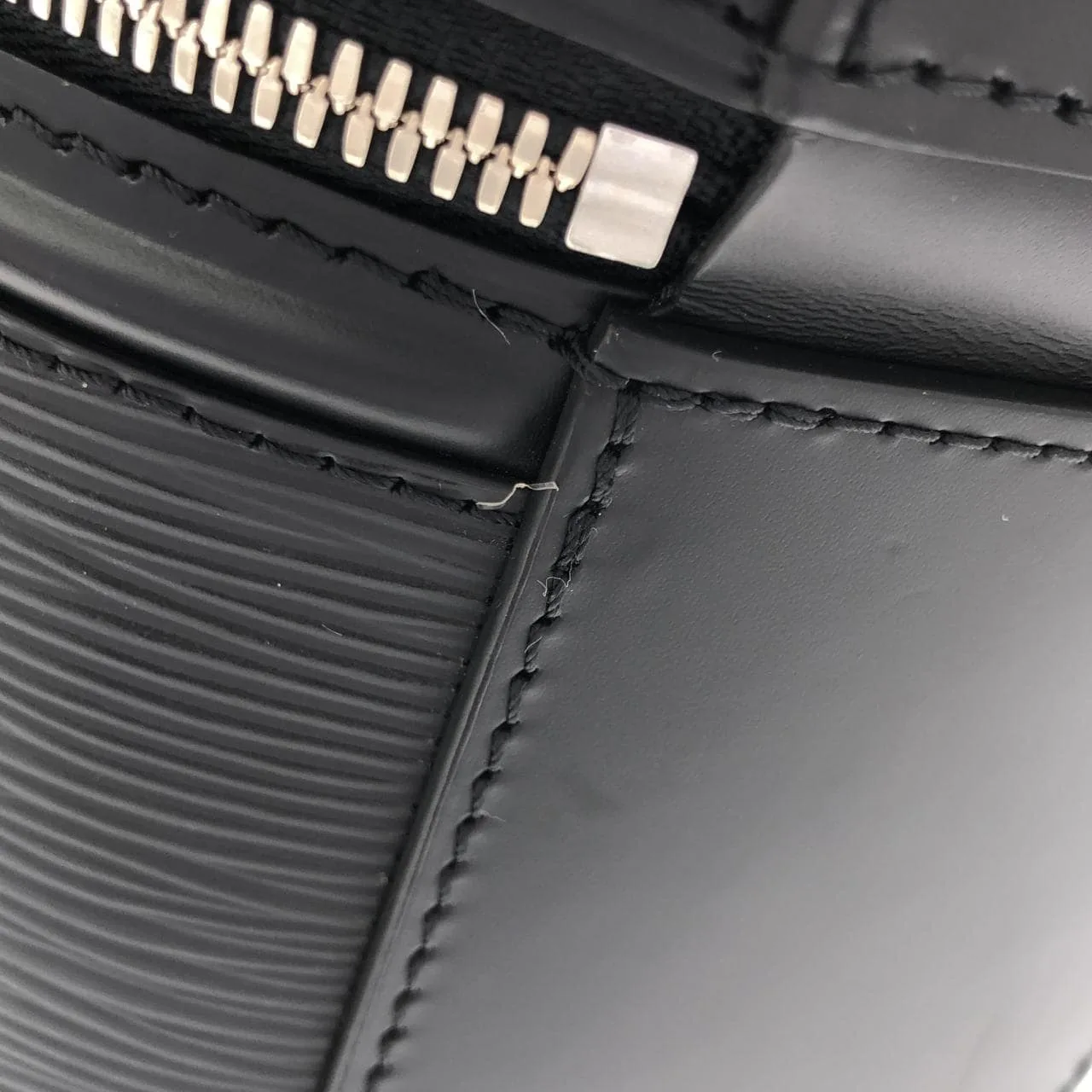 LOUIS VUITTON M52226 Handbag Epi 5