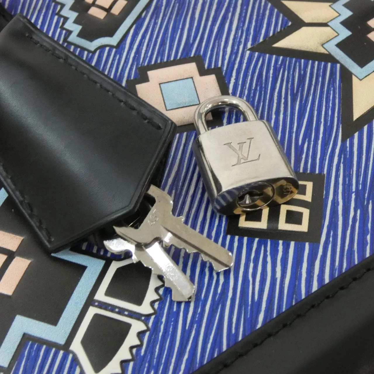 LOUIS VUITTON Alma M50833 Handbag Denim 5