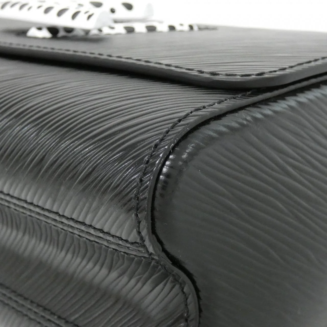 LOUIS VUITTON Twist M21694 Shoulder Epi Black Epi Rank A - Thumbnail 3