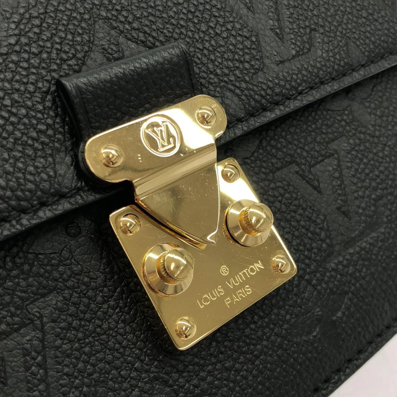 LOUIS VUITTON M82637 肩背包 Monogram 4