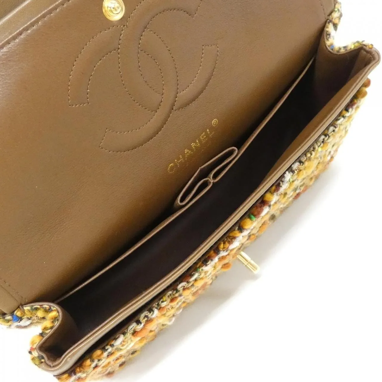 CHANEL Matelasse 1112 Shoulder Tweed