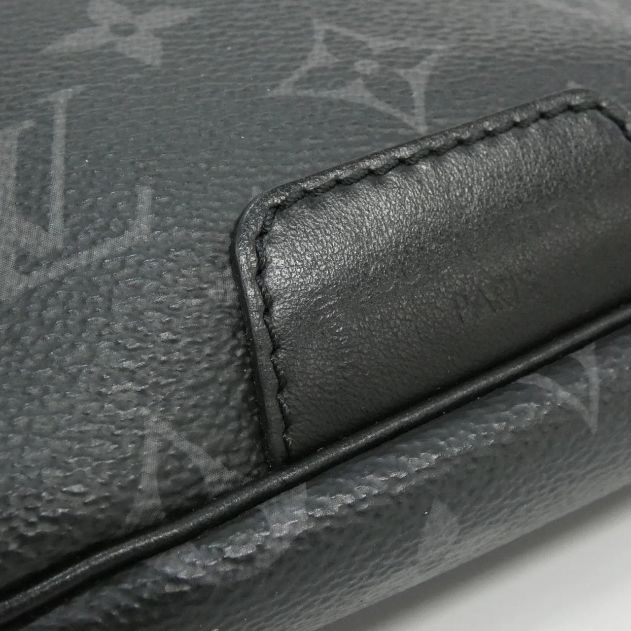 LOUIS VUITTON Discovery M44336 Shoulder Monogram Black Monogram Rank A - Thumbnail 4