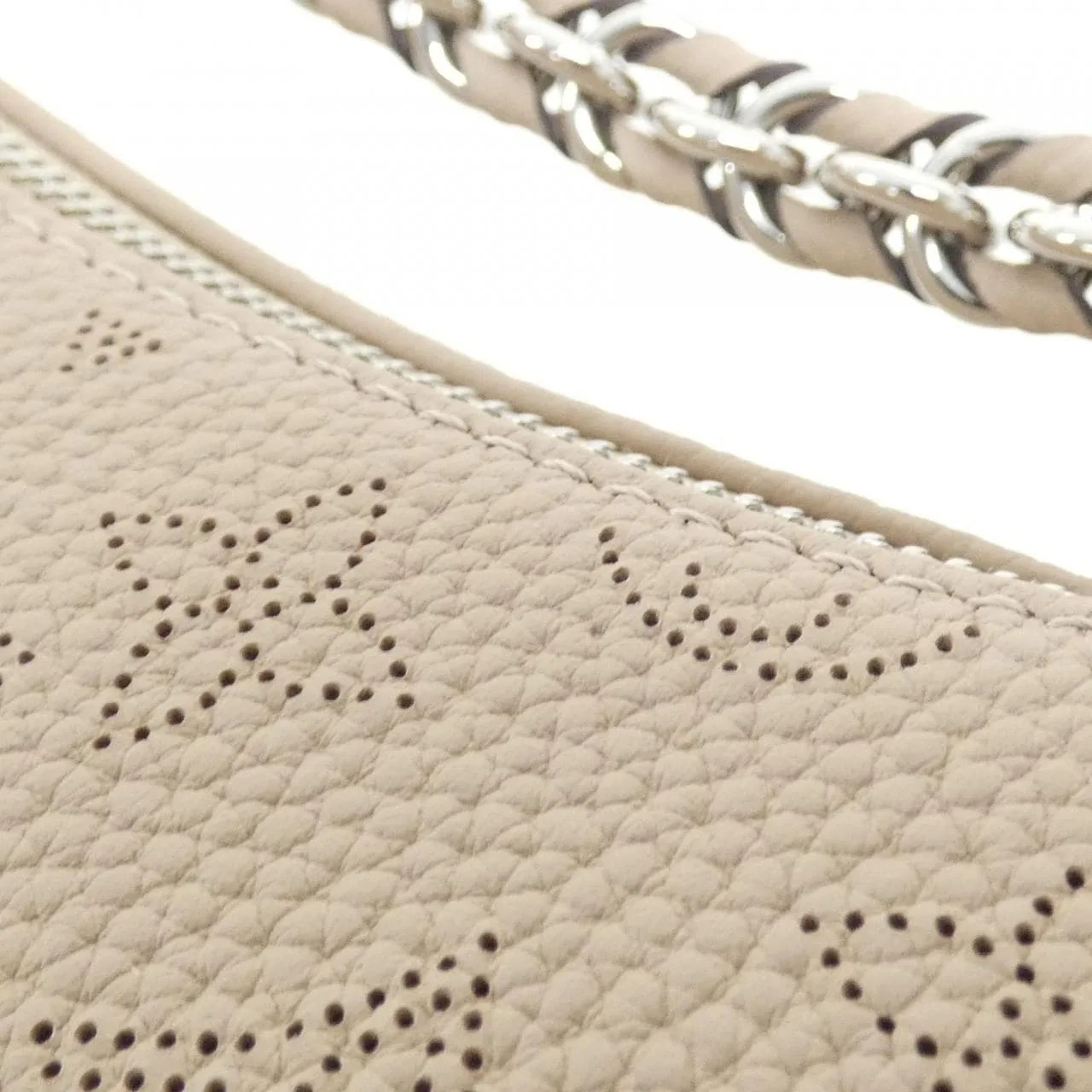 LOUIS VUITTON Mahina M22820 Shoulder Beige Rank A - Thumbnail 4