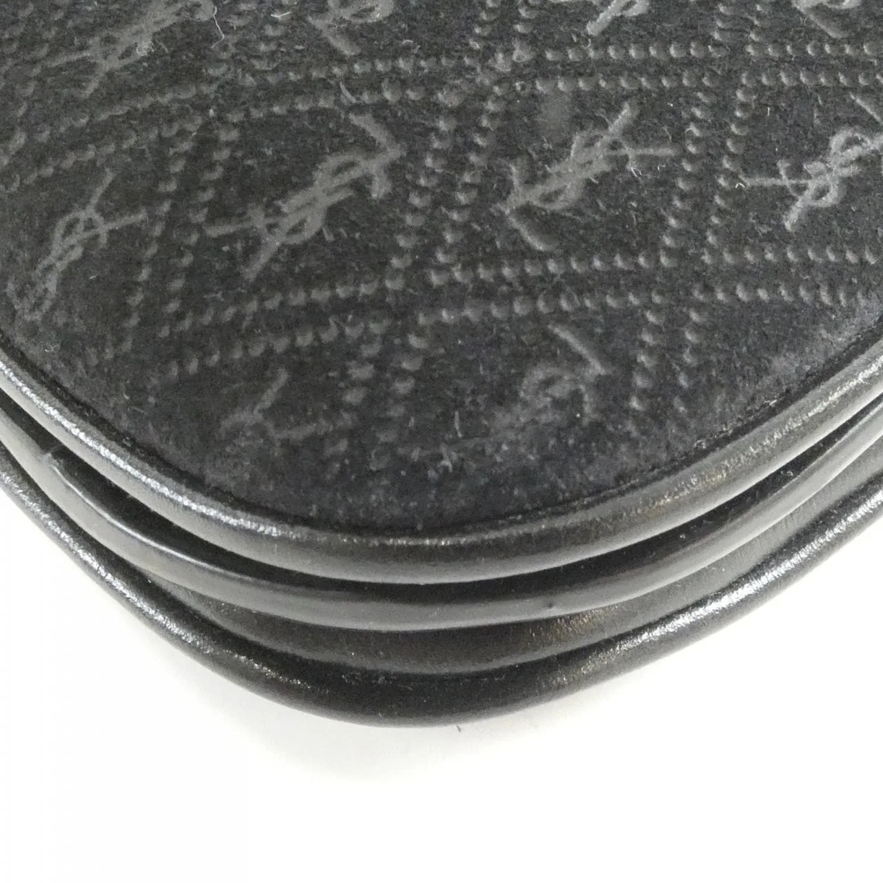 SAINT LAURENT 568604 09W3W Shoulder Monogram 3