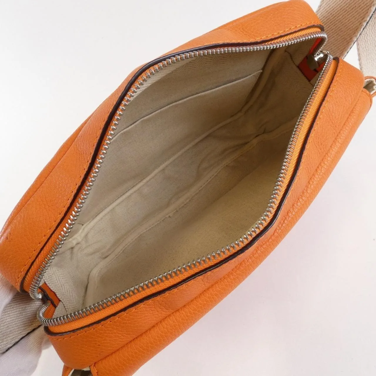 LOEWE 317 12AA72 肩背包