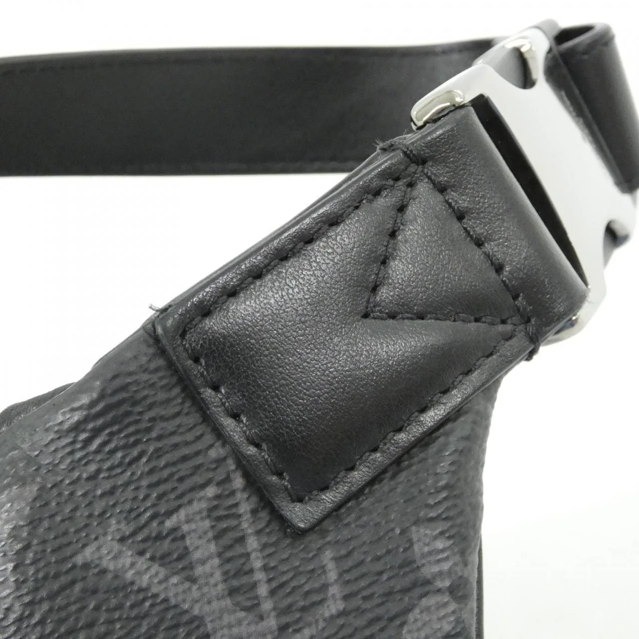 LOUIS VUITTON Discovery M44336 肩背包 Monogram 黑色 Monogram 中古品A - 縮圖 4