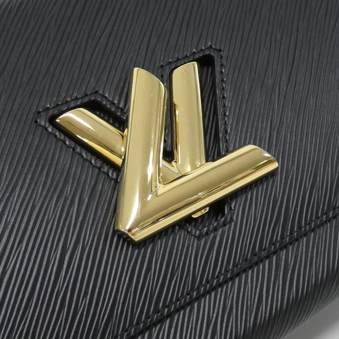 LOUIS VUITTON Twist M20834 Shoulder Epi Black Epi Rank A - Thumbnail 4