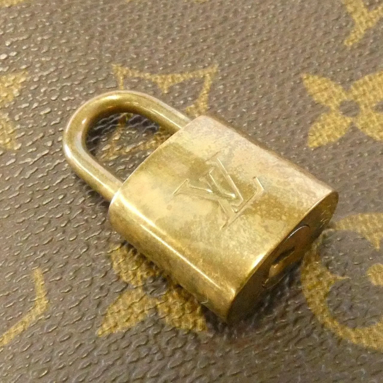 LOUIS VUITTON M47270 Handbag Monogram 4