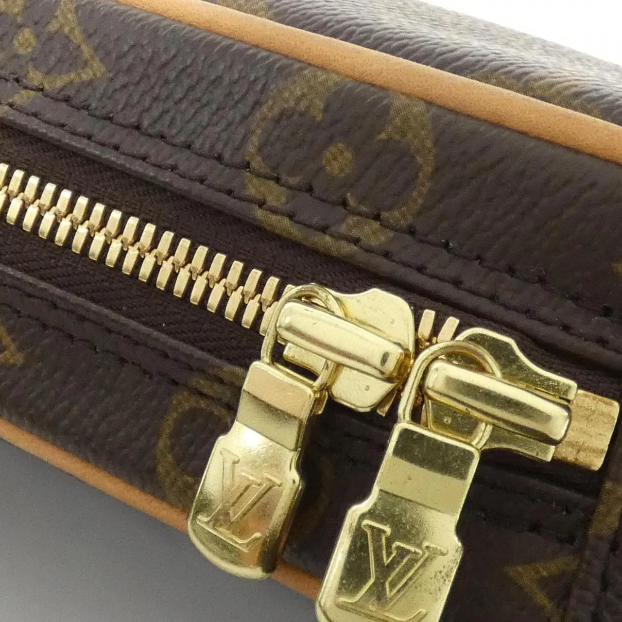LOUIS VUITTON Pochette M51870 Shoulder Monogram 黑色 Monogram 中古品A - 縮圖 4