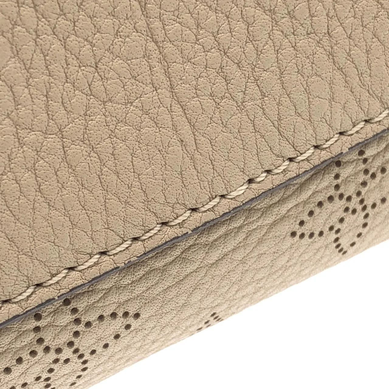 LOUIS VUITTON Mahina M51224 肩背包 3