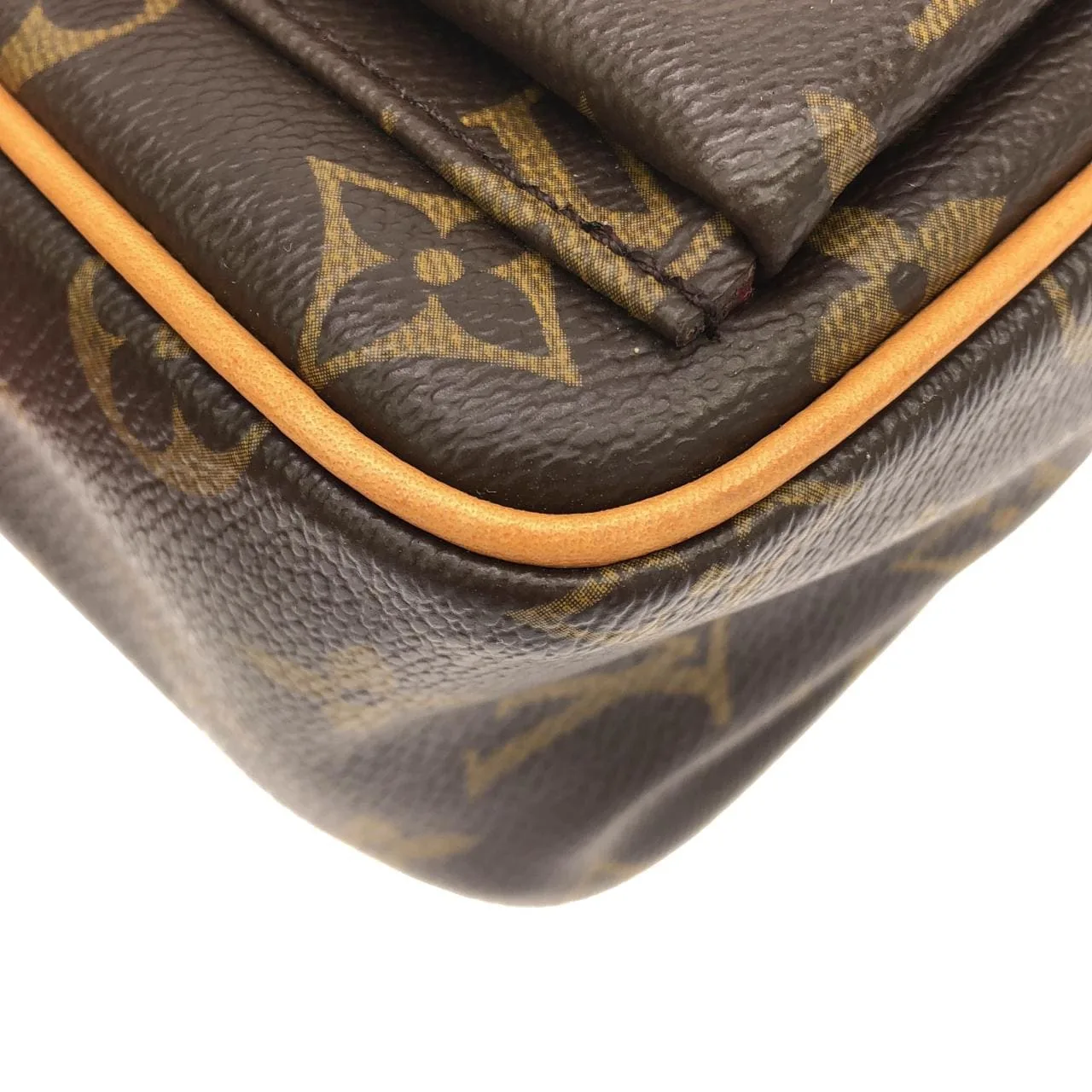 LOUIS VUITTON Viva Cité M51165 肩背包 Monogram 3