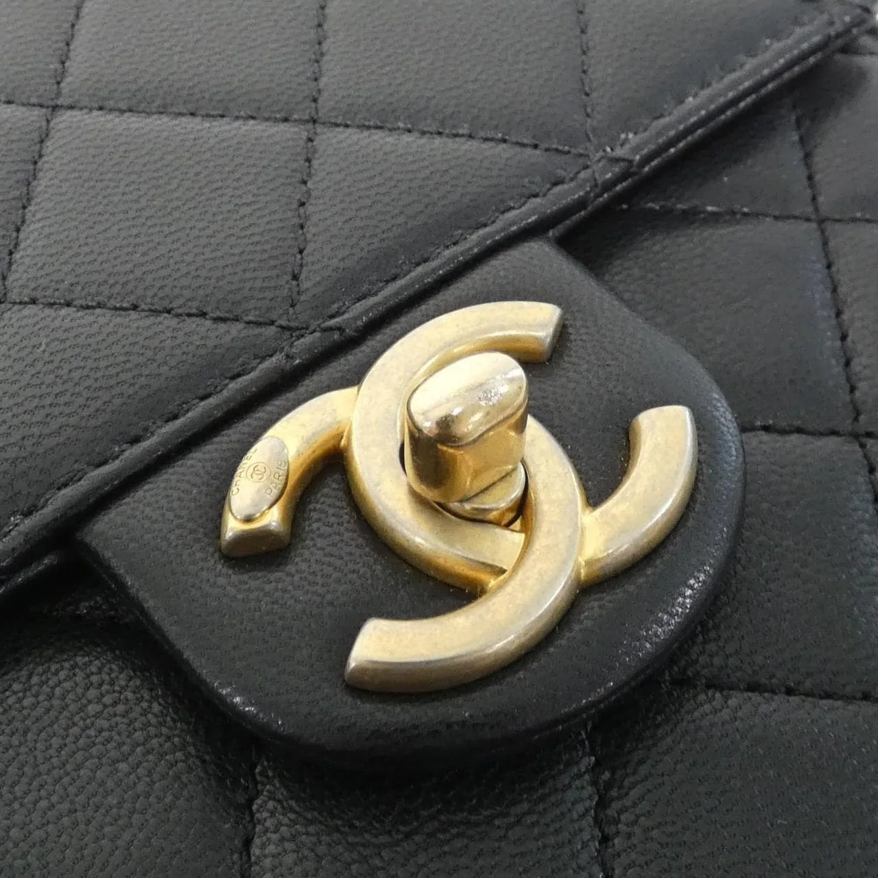 CHANEL AS0584 肩背包 5