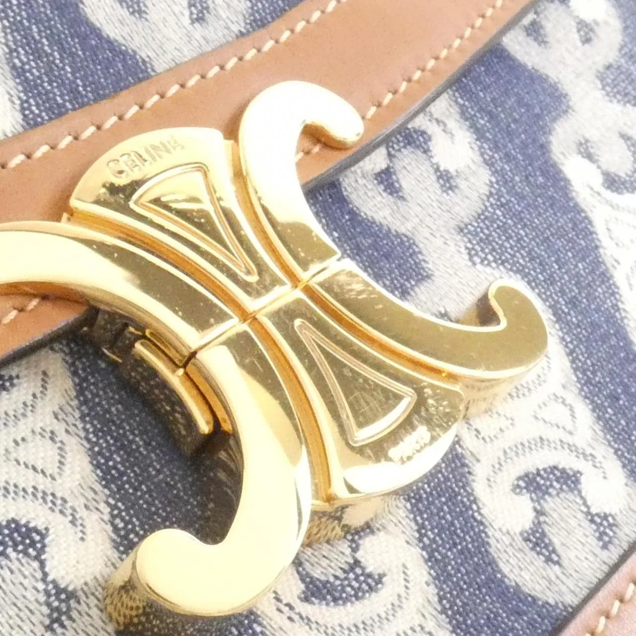 CELINE Triomphe Shoulder Canvas 4