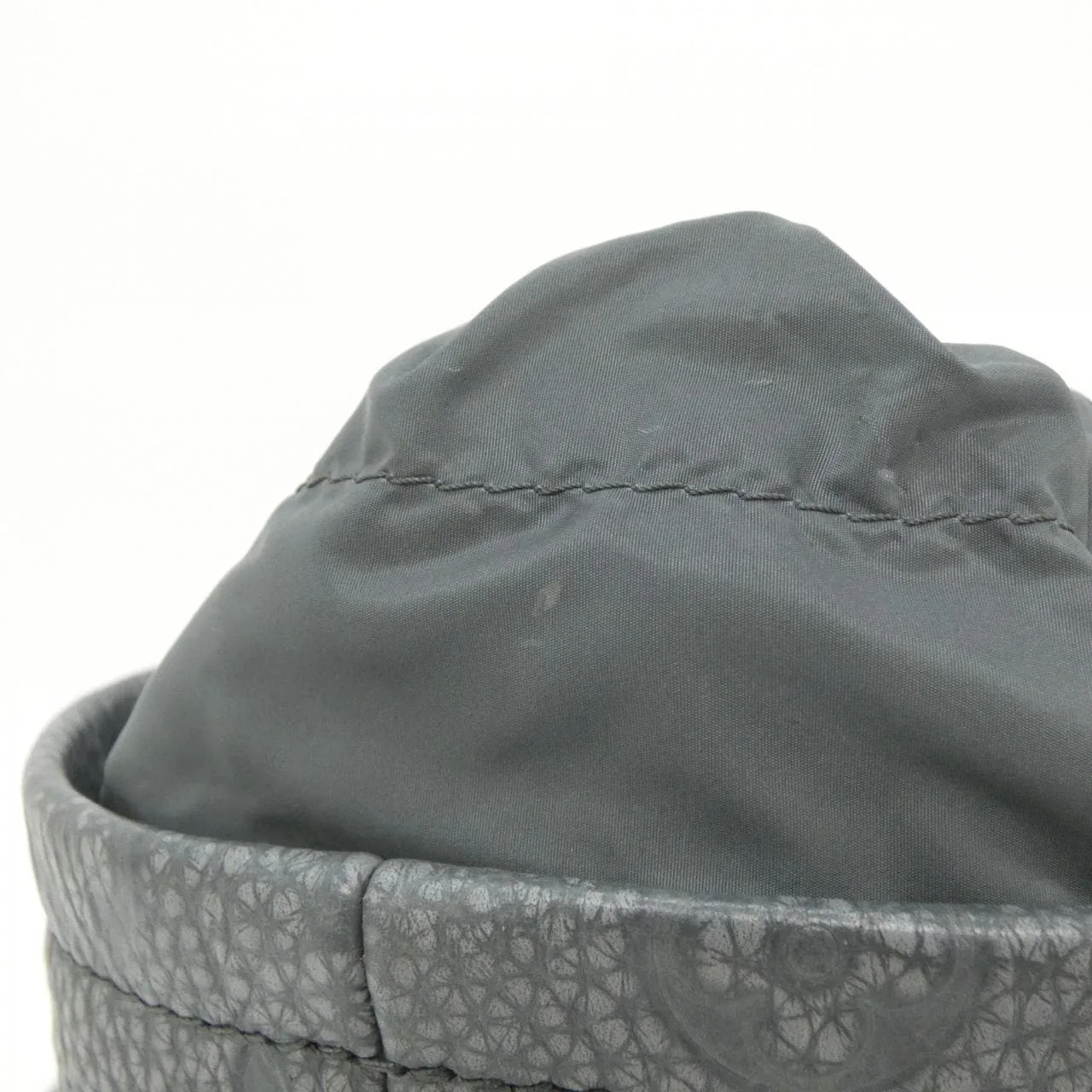 LOUIS VUITTON M81572 Pouch 4