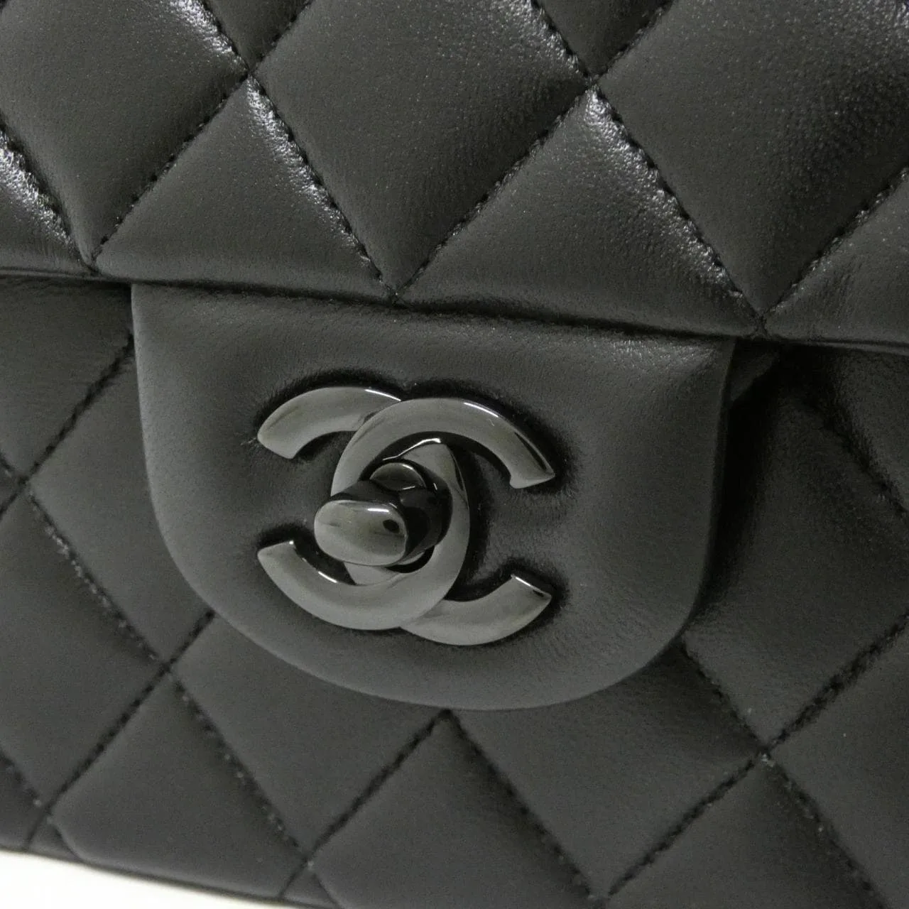 CHANEL Matelasse 1112 Shoulder Lambskin 4