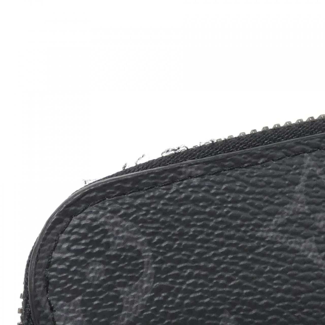 LOUIS VUITTON Eclipse M81260 肩背包 Monogram 5