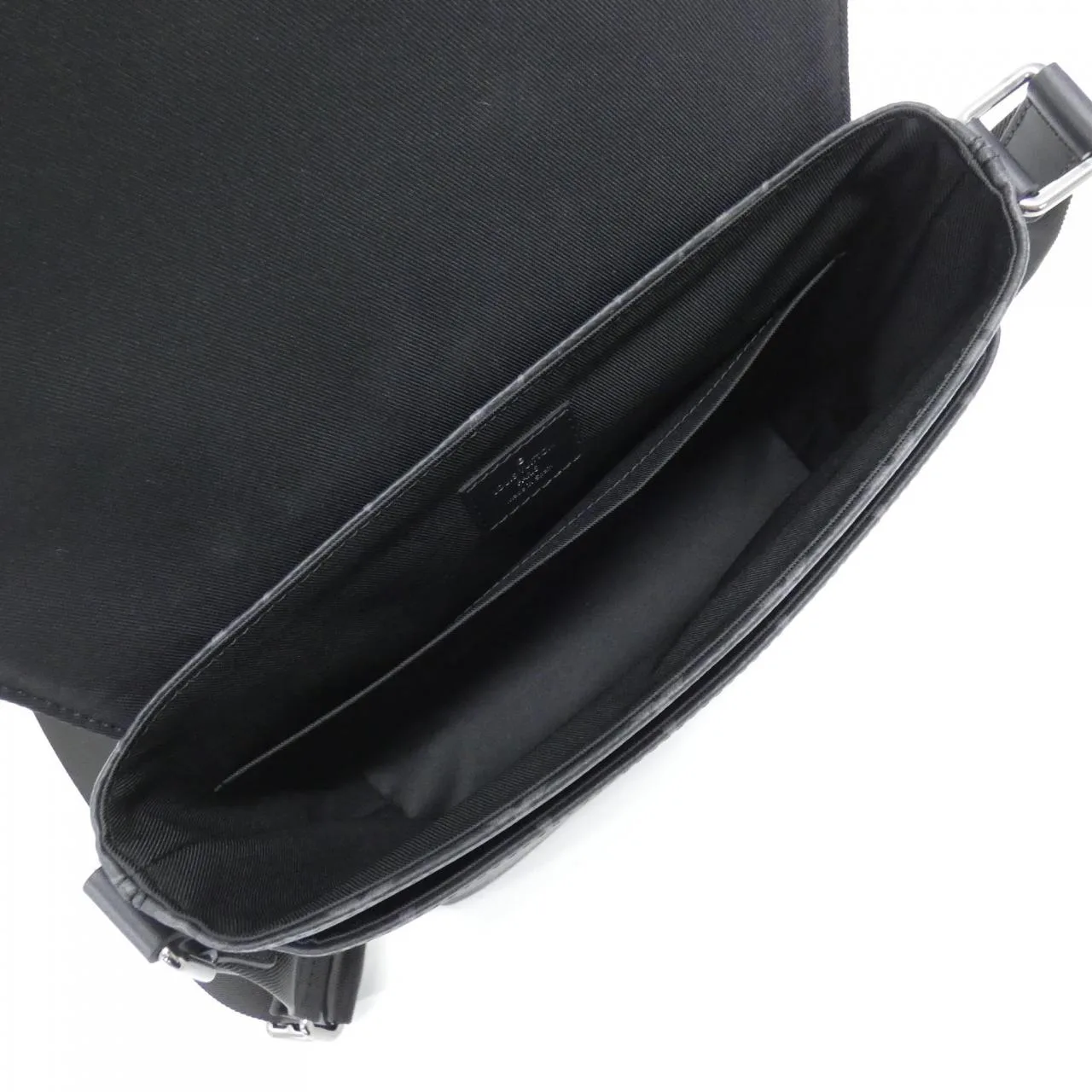 LOUIS VUITTON District M45272 Shoulder Monogram 5