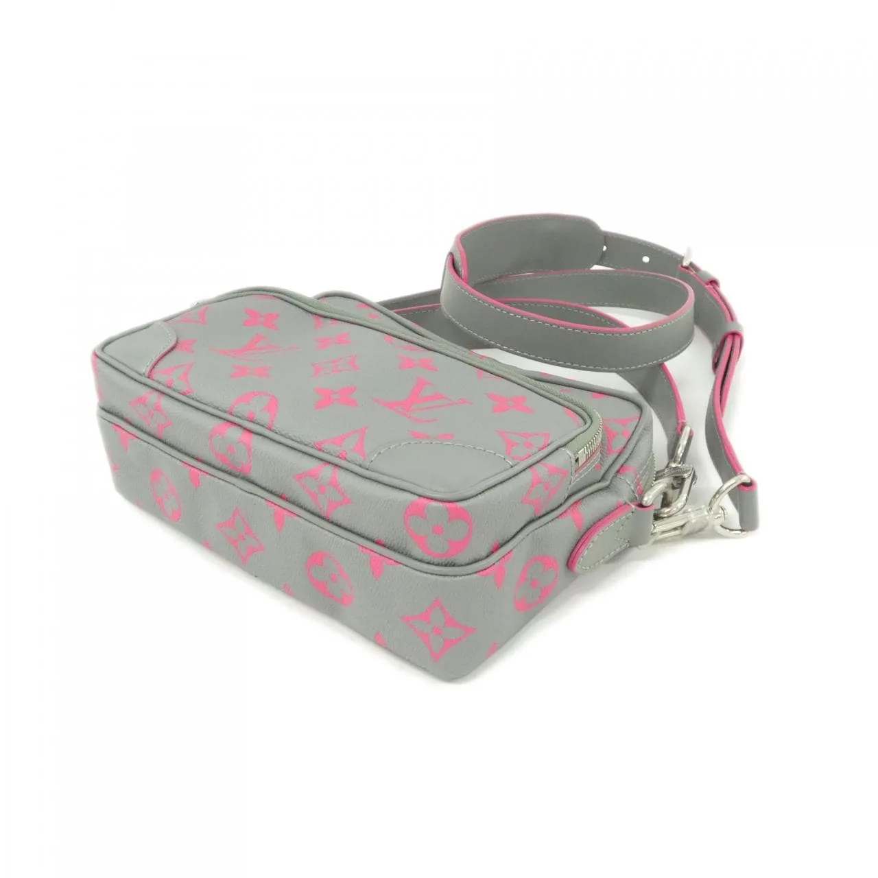 LOUIS VUITTON Nile M15024 Shoulder Monogram 3