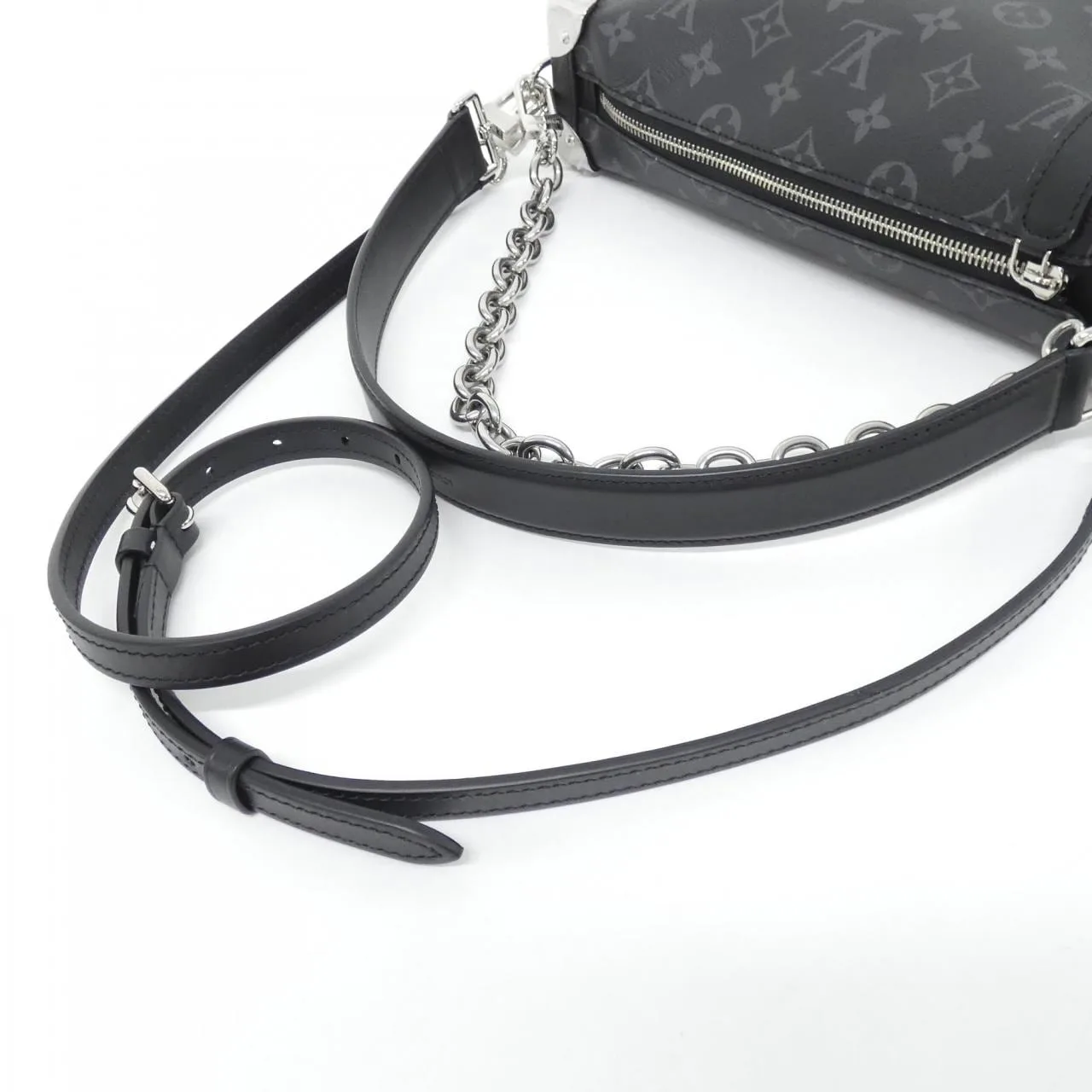 LOUIS VUITTON Eclipse M26226 肩背包 Monogram 5