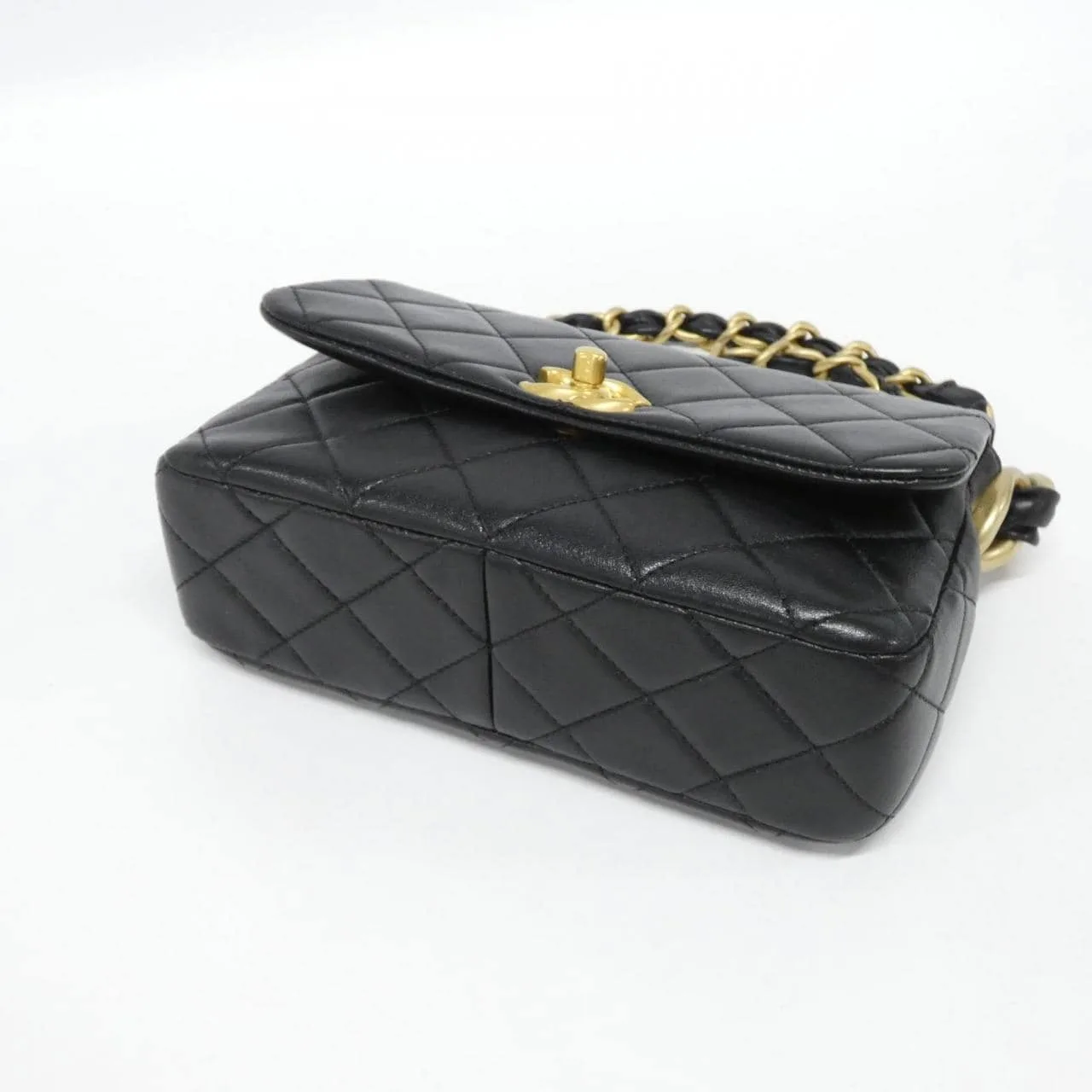 CHANEL AS4886 肩背包 羊皮 3